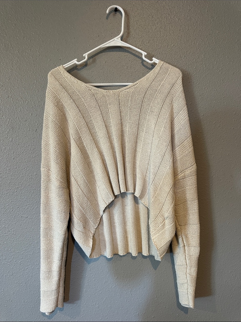 La Hearts Cream Off-the-Shoulder Ribbed Cropped Sweater